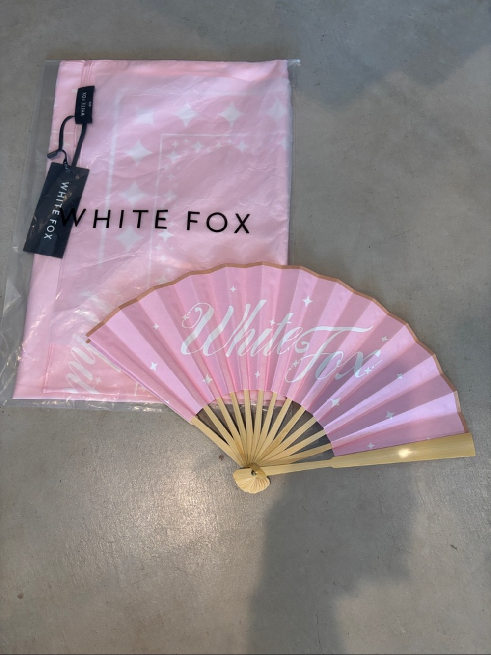 NWT Exclusive White Fox Boutique Festival Scarf & New White Fox Branded Fan